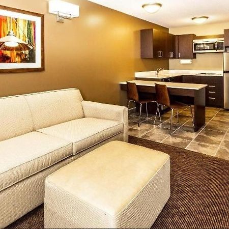 Microtel Inn & Suites By Wyndham Whitecourt Eksteriør billede