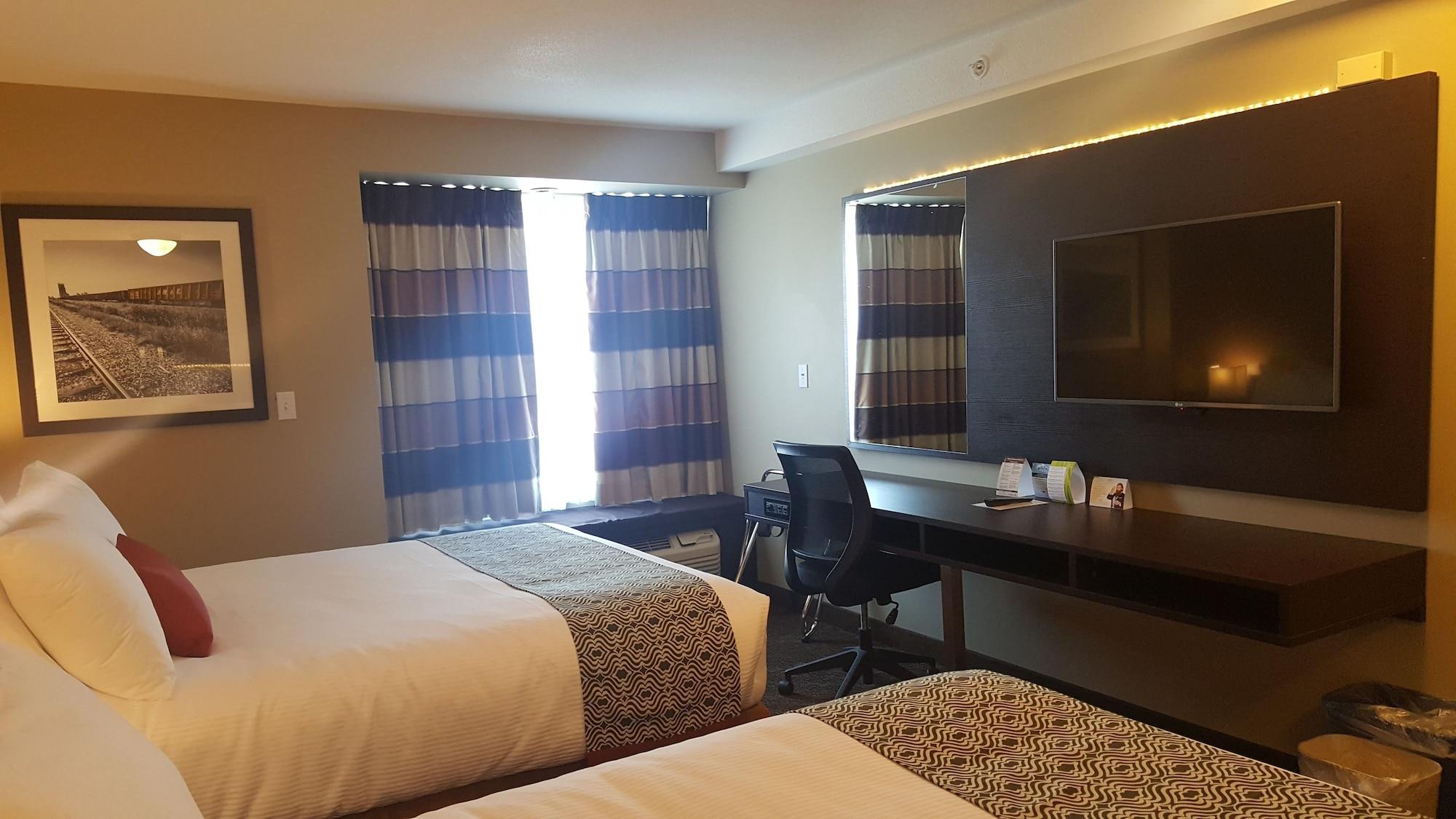 Microtel Inn & Suites By Wyndham Whitecourt Eksteriør billede
