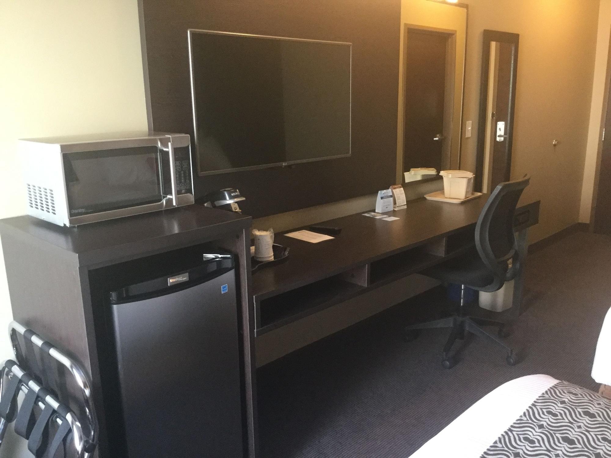 Microtel Inn & Suites By Wyndham Whitecourt Eksteriør billede