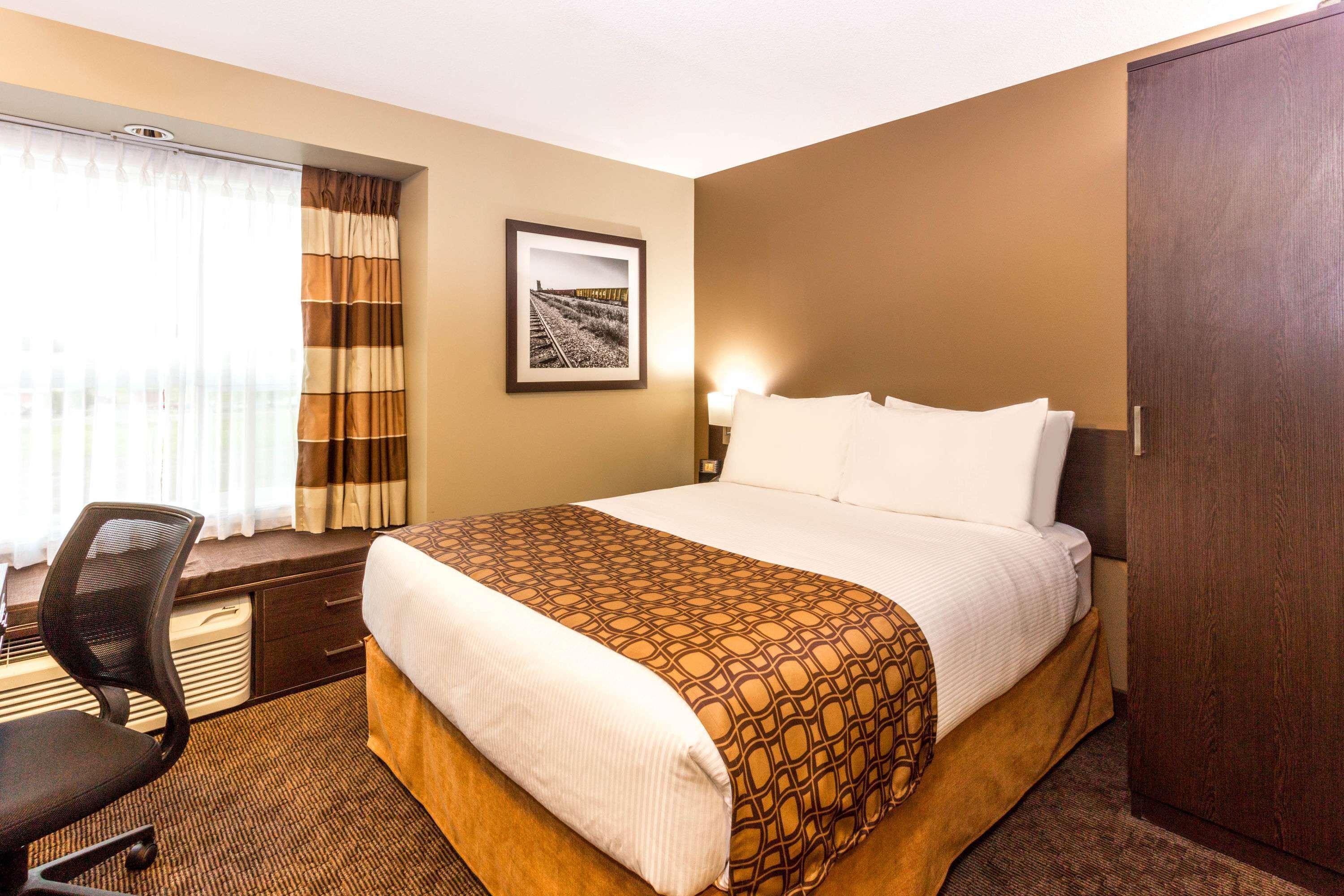 Microtel Inn & Suites By Wyndham Whitecourt Eksteriør billede