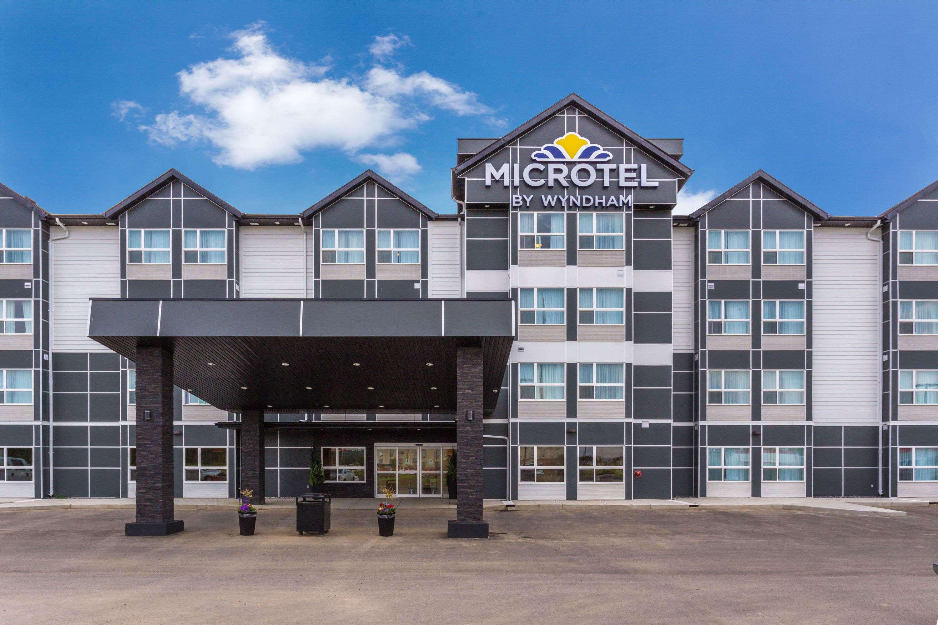 Microtel Inn & Suites By Wyndham Whitecourt Eksteriør billede