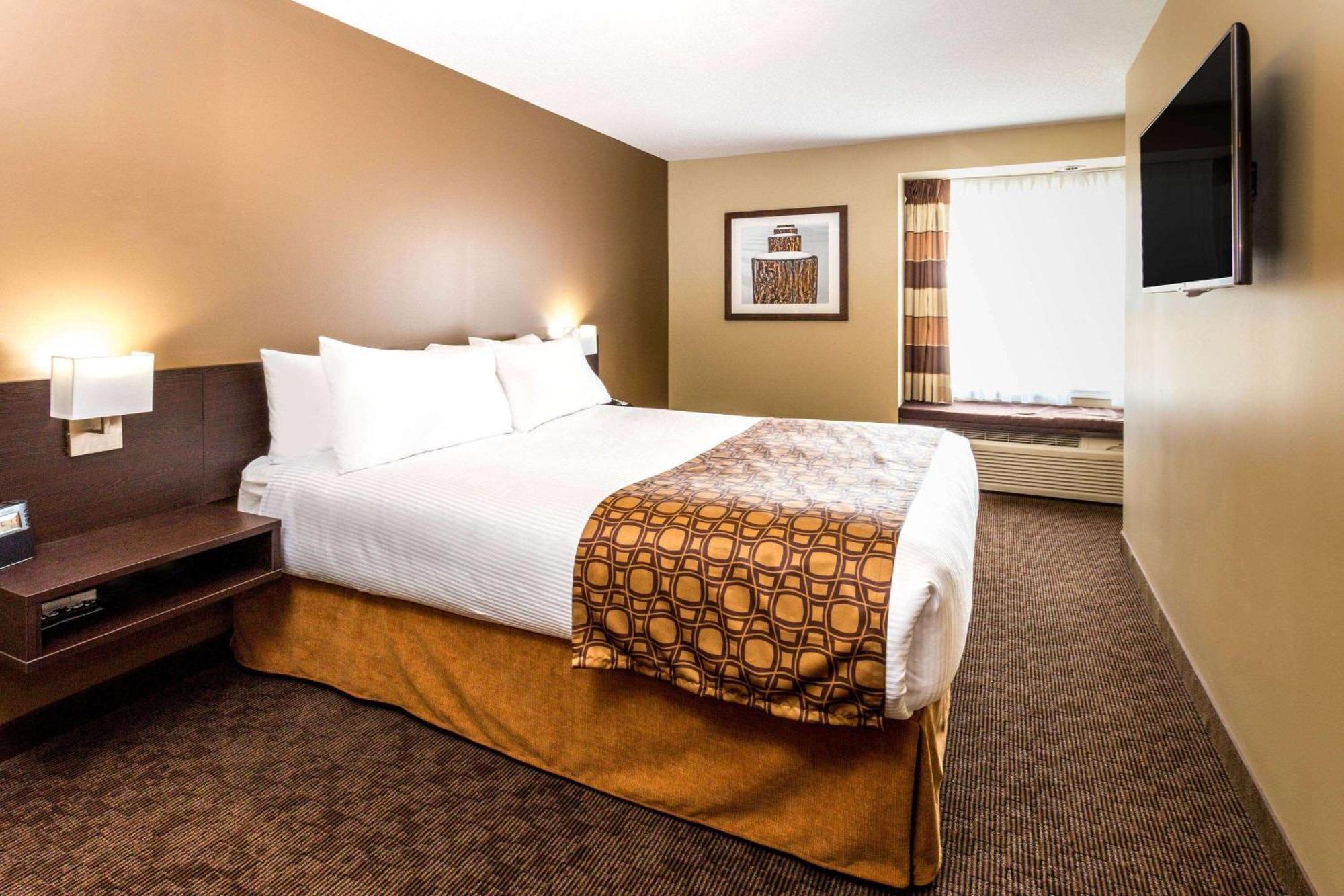 Microtel Inn & Suites By Wyndham Whitecourt Eksteriør billede