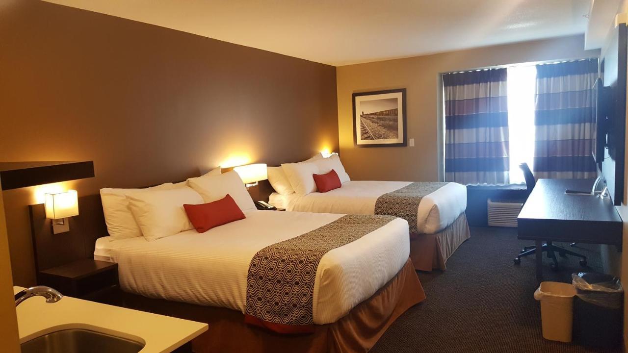 Microtel Inn & Suites By Wyndham Whitecourt Eksteriør billede