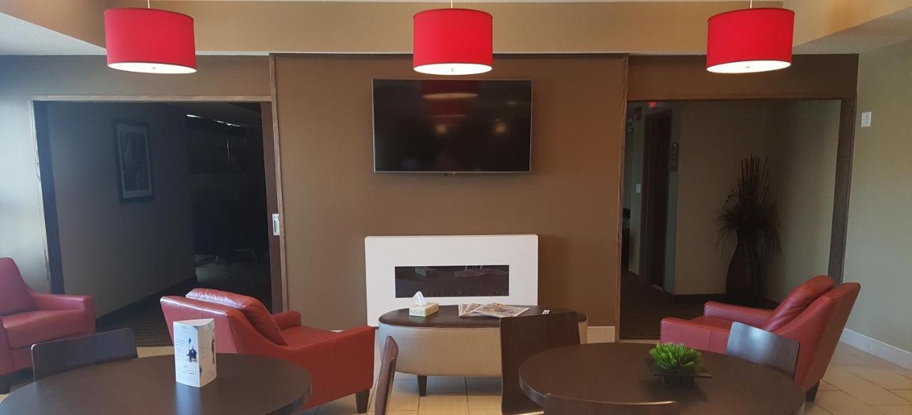 Microtel Inn & Suites By Wyndham Whitecourt Eksteriør billede